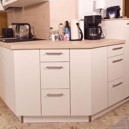 Bohnapartments Elisa - Wohlfuehlapartment Mit 2 Gratis Parkplaetzen Und 3 Schlafzimmern - Wlan - Vollausstattung Erfurt Exterior foto