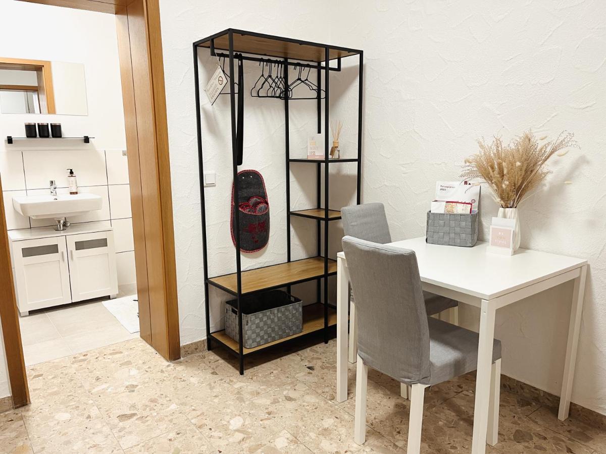 Bohnapartments Elisa - Wohlfuehlapartment Mit 2 Gratis Parkplaetzen Und 3 Schlafzimmern - Wlan - Vollausstattung Erfurt Exterior foto