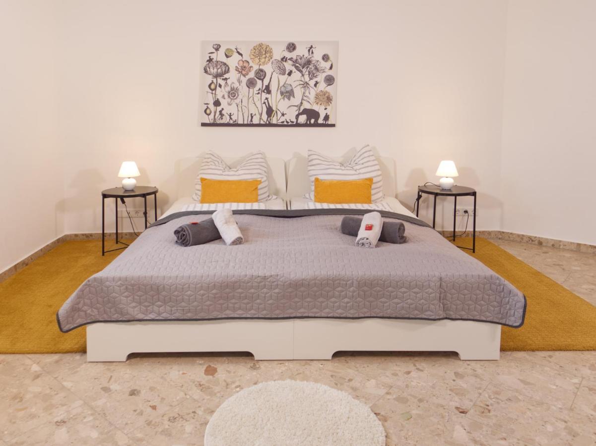 Bohnapartments Elisa - Wohlfuehlapartment Mit 2 Gratis Parkplaetzen Und 3 Schlafzimmern - Wlan - Vollausstattung Erfurt Exterior foto