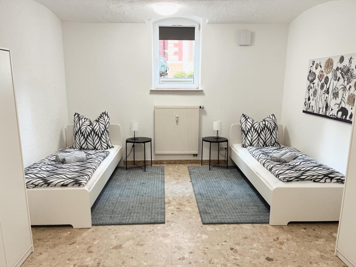 Bohnapartments Elisa - Wohlfuehlapartment Mit 2 Gratis Parkplaetzen Und 3 Schlafzimmern - Wlan - Vollausstattung Erfurt Exterior foto